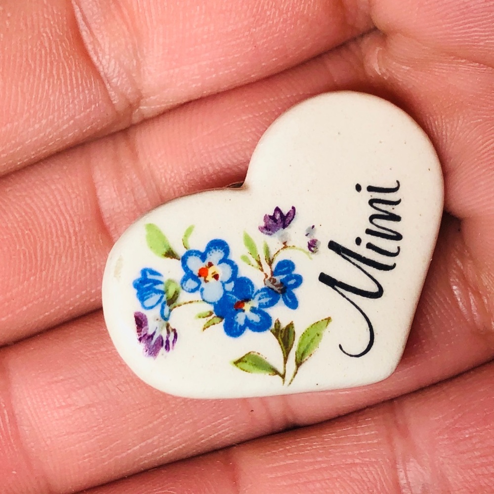❣️4/$15 EUC Ceramic Heart Floral Pin